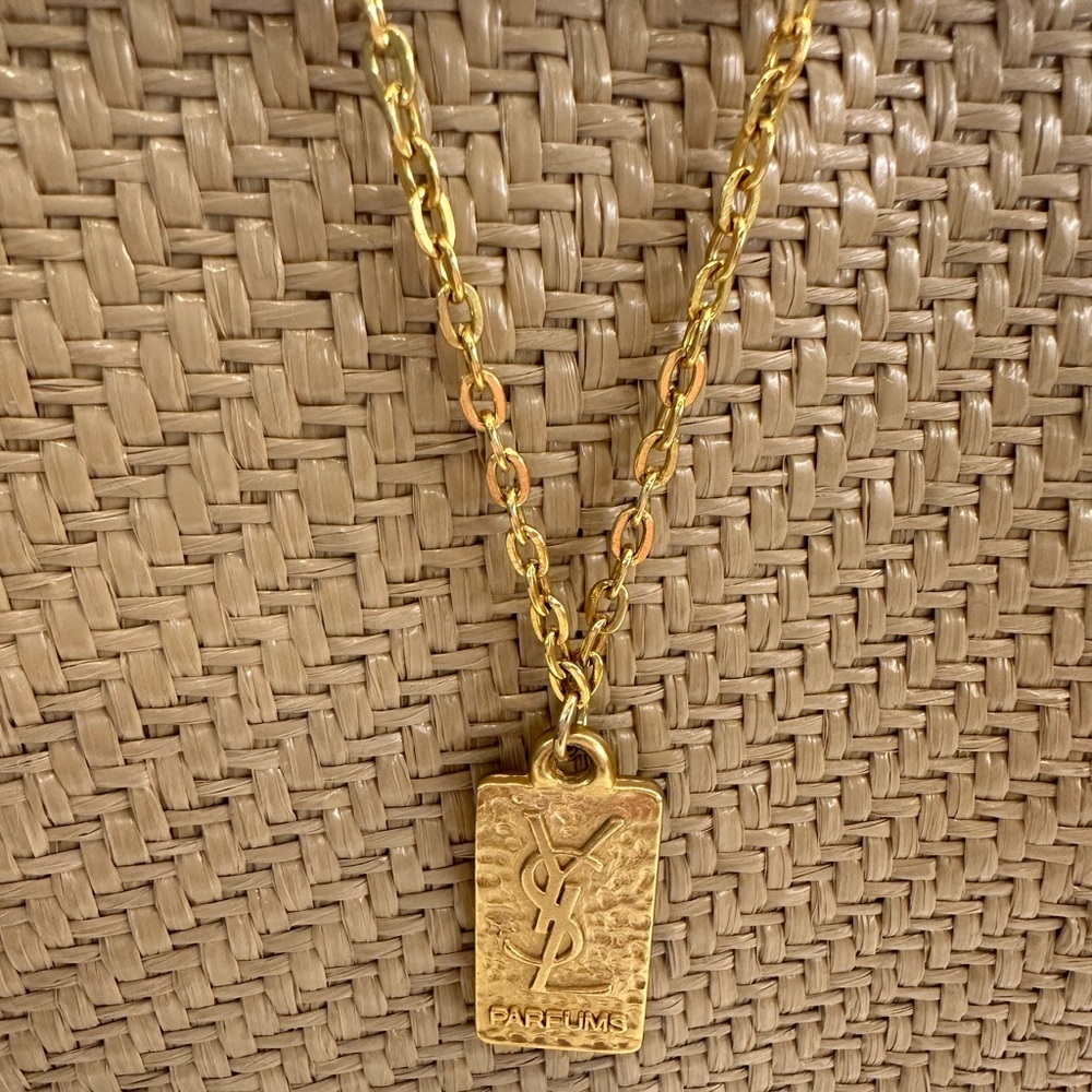 YSL TOTE Auth YSL Beauty Bag Charm & StrawTote Bracelet NECKLACE New - Picture 1 of 10